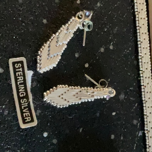 Sterling Silver (stamped 925) Wheat design 7” bracelet & earrings set (2 pair) - Picture 3 of 7